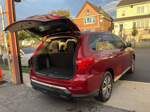 2017 Nissan Pathfinder S