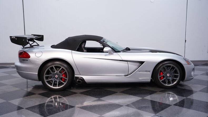 2005 Dodge Viper SRT-10