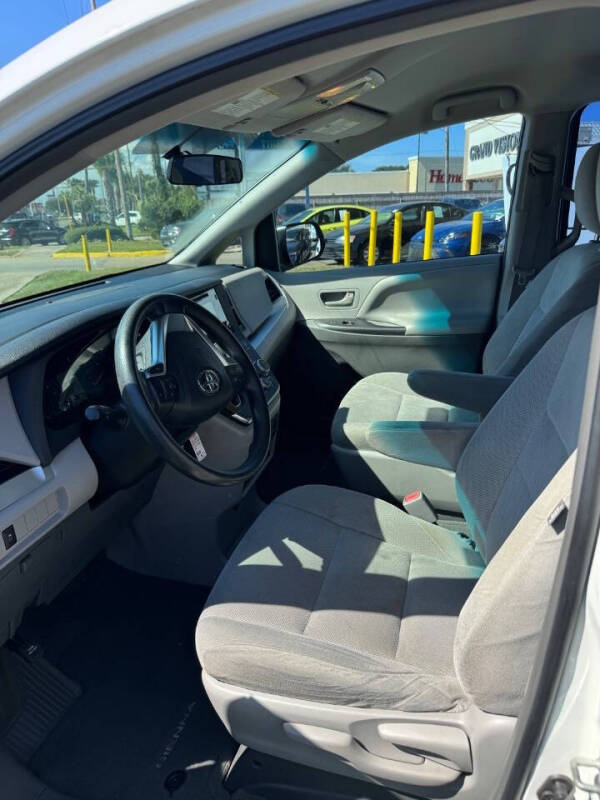 2015 Toyota Sienna L 7-Passenger