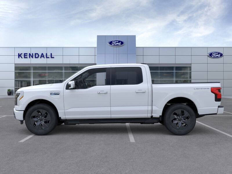 2025 Ford F-150 Lightning Lariat