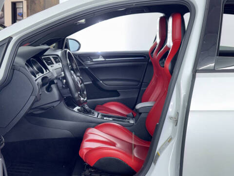 2016 Volkswagen Golf R 4Motion