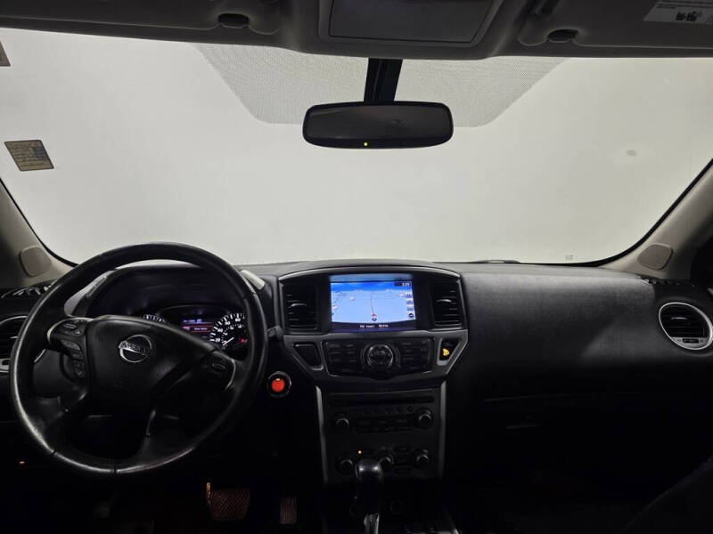 2017 Nissan Pathfinder SL