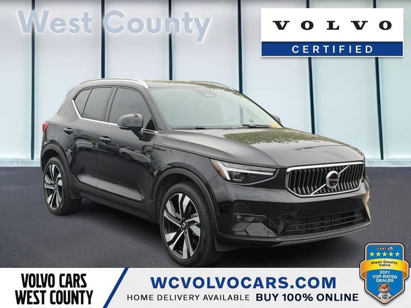 2025 Volvo XC40 B5 Plus Bright Theme