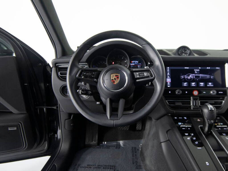 2025 Porsche Macan
