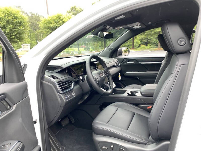 2025 GMC Acadia Elevation