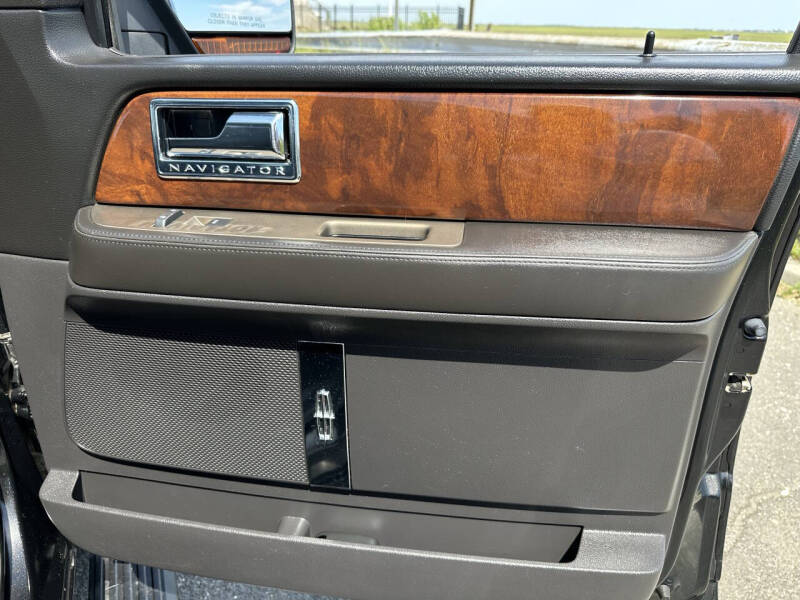 2014 Lincoln Navigator L
