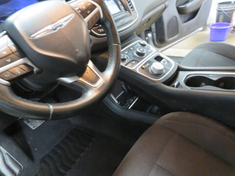 2016 Chrysler 200 LX