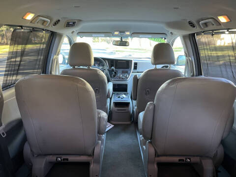 2017 Toyota Sienna LE 7-Passenger