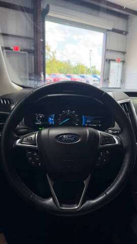 2022 Ford Edge Titanium