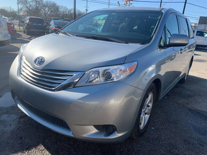 2017 Toyota Sienna for sale at H & H AUTO SALES in San Antonio TX