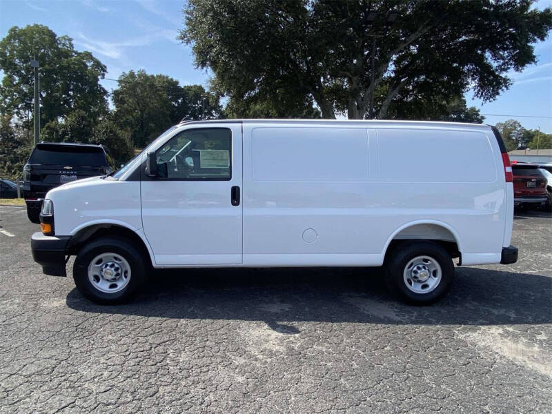 2025 Chevrolet Express 2500