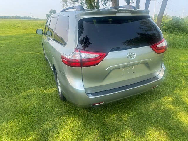 2019 Toyota Sienna LE 8-Passenger