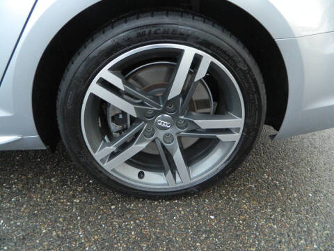 2017 Audi A4 2.0T quattro Premium Plus