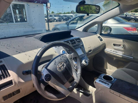 2014 Toyota Prius v Two