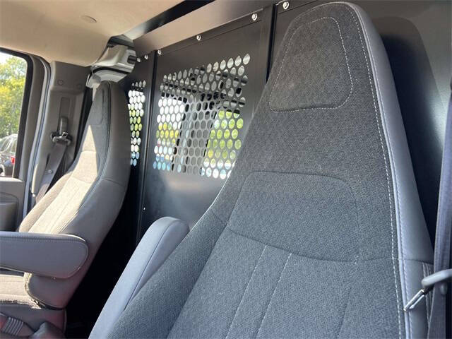 2023 GMC Savana 2500