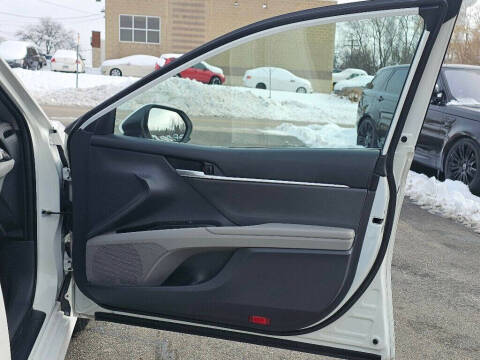 2020 Toyota Camry Hybrid LE