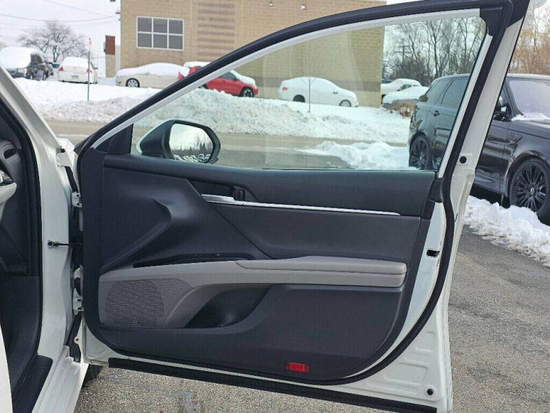 2020 Toyota Camry Hybrid LE