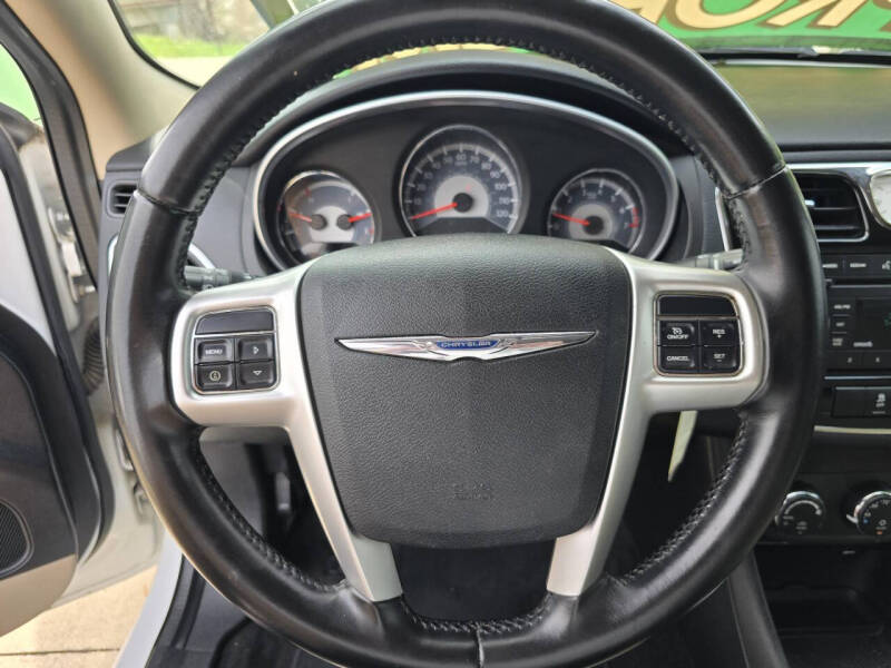 2011 Chrysler 200 Touring