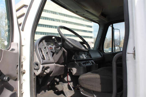 2013 Freightliner M2 106