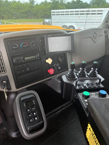 2013 International WorkStar 7400