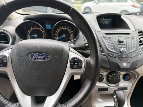 2014 Ford Fiesta SE
