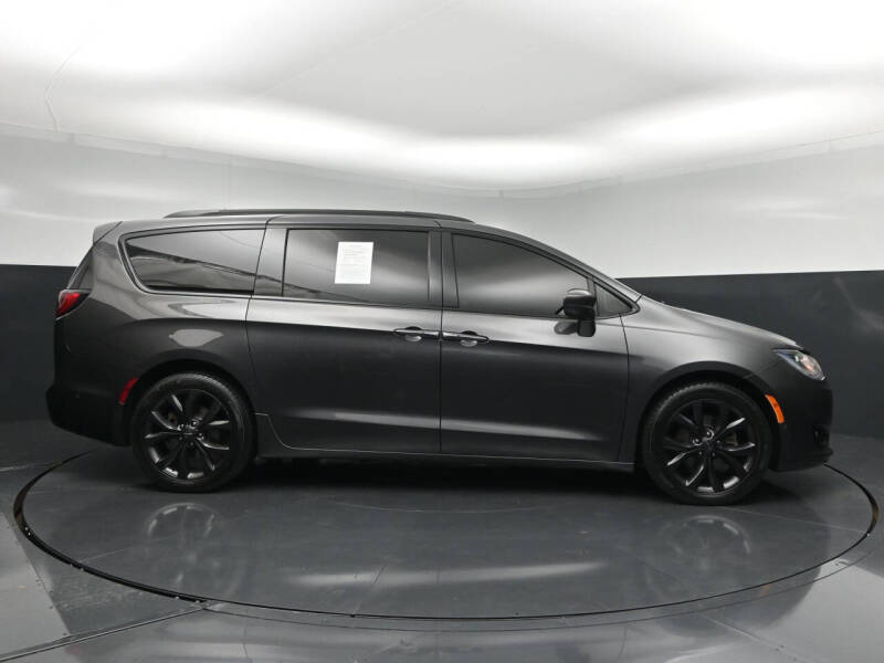 2019 Chrysler Pacifica Touring L Plus