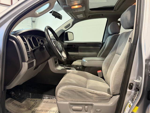 2016 Toyota Sequoia SR5