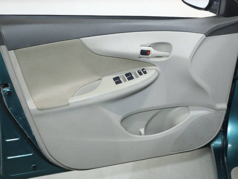 2009 Toyota Corolla LE