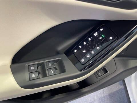 2025 Audi Q6 e-tron quattro Premium Plus