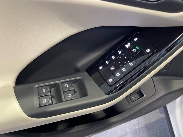 2025 Audi Q6 e-tron quattro Premium Plus