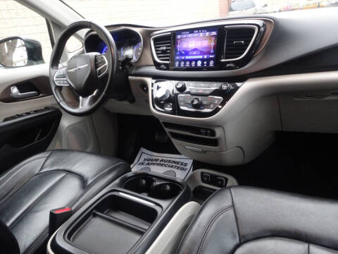 2017 Chrysler Pacifica Touring-L