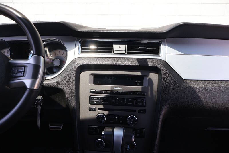 2011 Ford Mustang V6 Premium