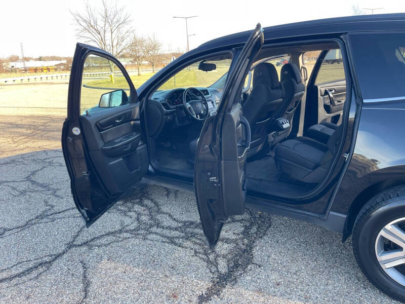 2016 Chevrolet Traverse 1LT photo 10