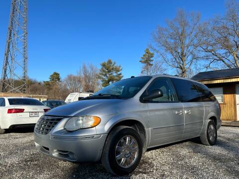 2005 Chrysler Town and Country for sale at Lake Auto Sales in Hartville OH