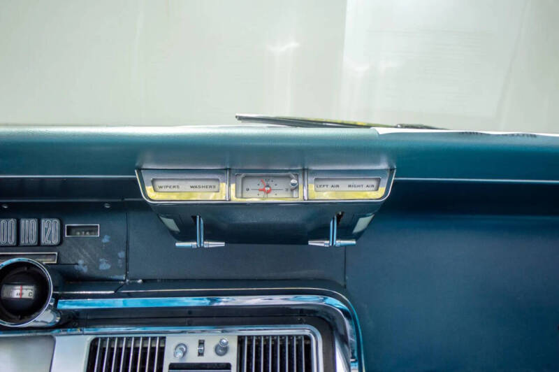 1964 Ford Thunderbird