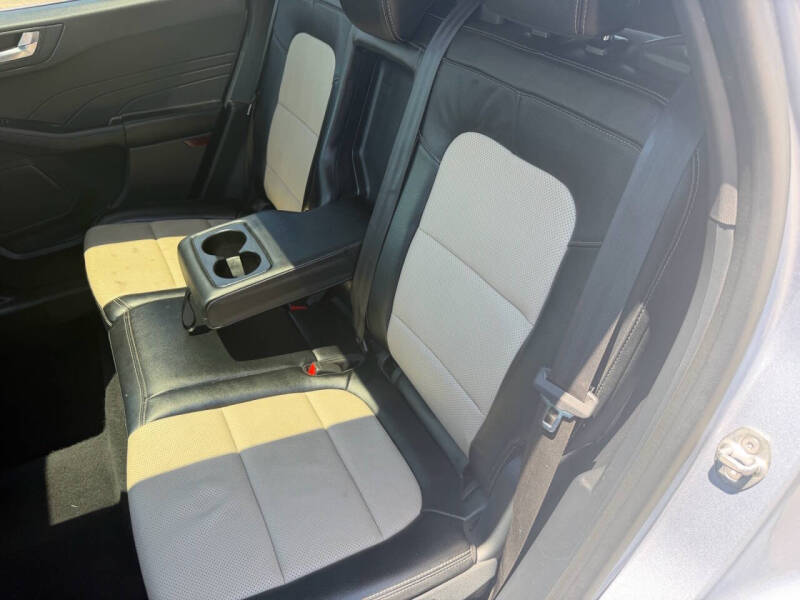 2022 Ford Escape Titanium