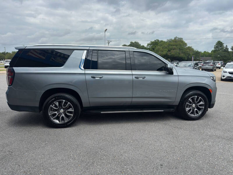 2023 Chevrolet Suburban LT