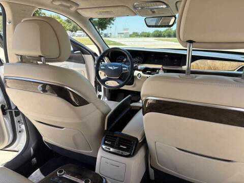 2017 Genesis G90