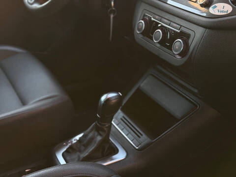 2012 Volkswagen Tiguan LE