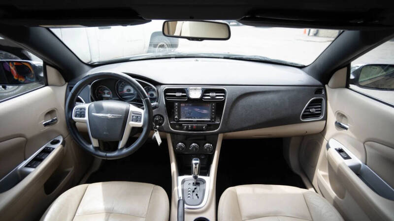 2012 Chrysler 200 Limited