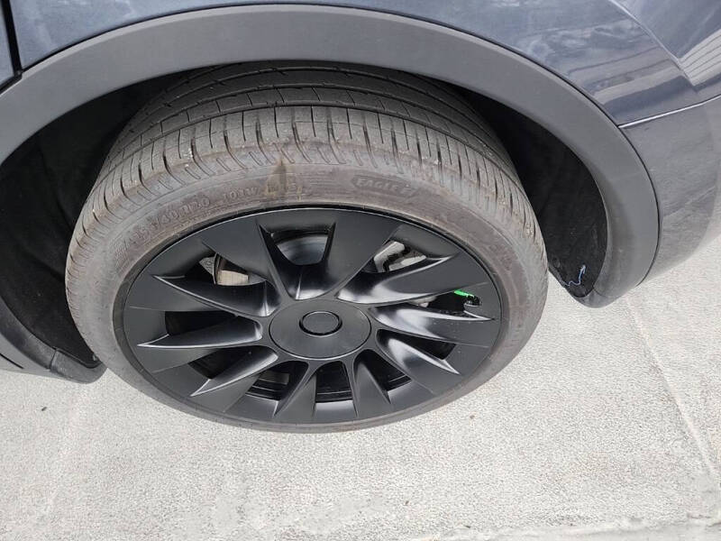 2023 Tesla Model Y Long Range