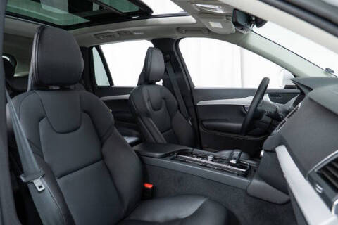 2023 Volvo XC90 B5 Core