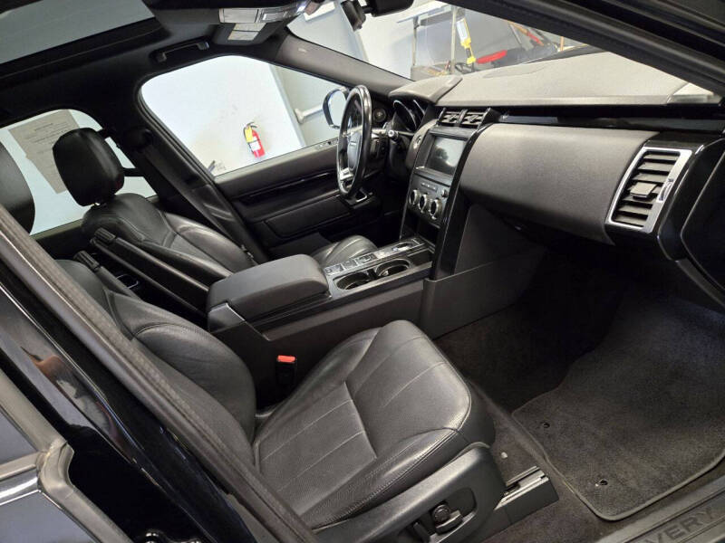 2020 Land Rover Discovery SE