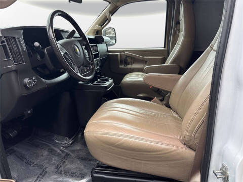 2023 Chevrolet Express 2500