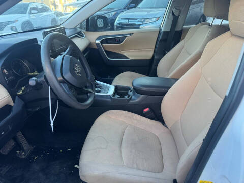 2020 Toyota RAV4 Hybrid LE