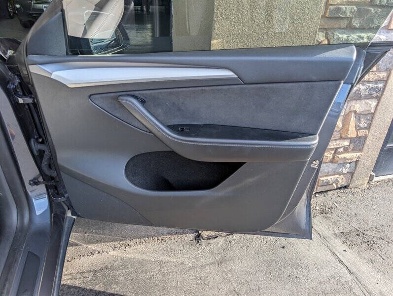 2023 Tesla Model Y Performance