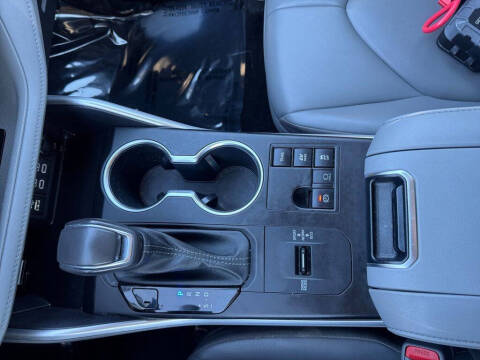 2023 Toyota Highlander Hybrid XLE