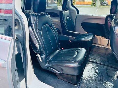 2020 Chrysler Pacifica Touring L 35th Anniversary