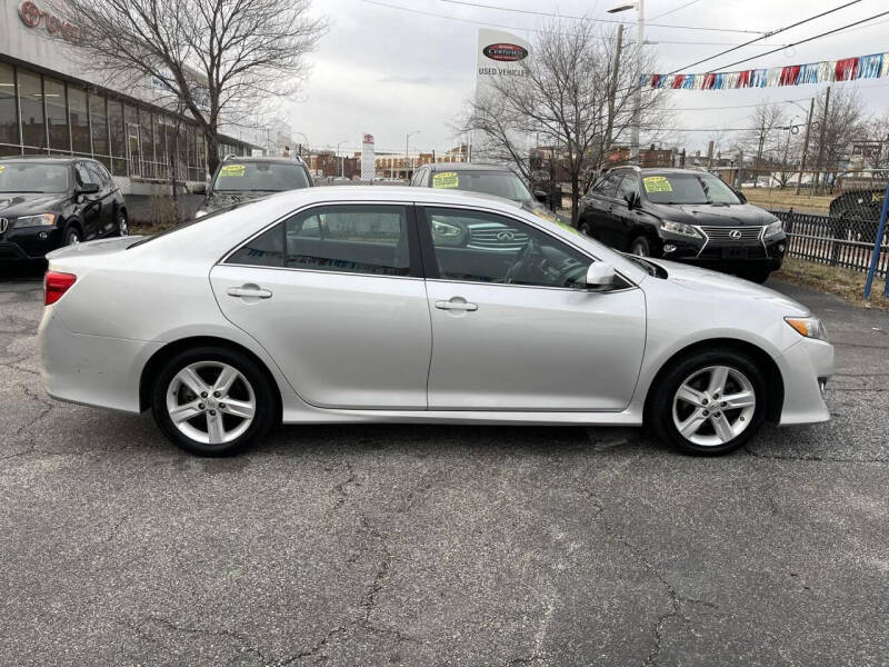 2014 Toyota Camry null photo 8