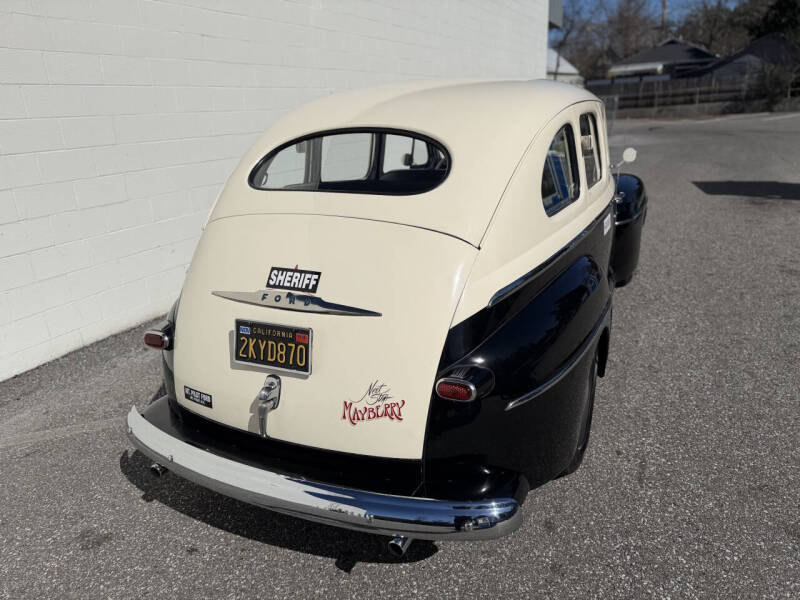 1948 Ford Super Deluxe